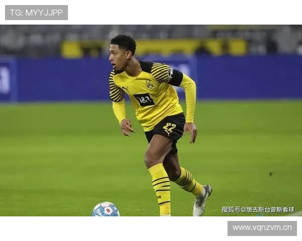 贝林厄姆从中场到影锋的位置变化与战术转型逻辑解析