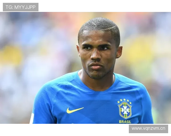 拉菲尼亚与道格拉斯·科斯塔巅峰期边路突破及传射效率对比